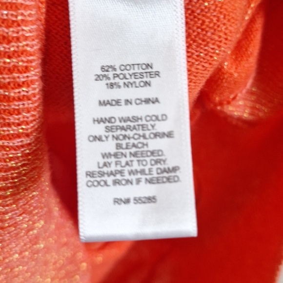 🎁Express Off-the-Shoulder Coral Sweater Size Small - Picture 4 of 9